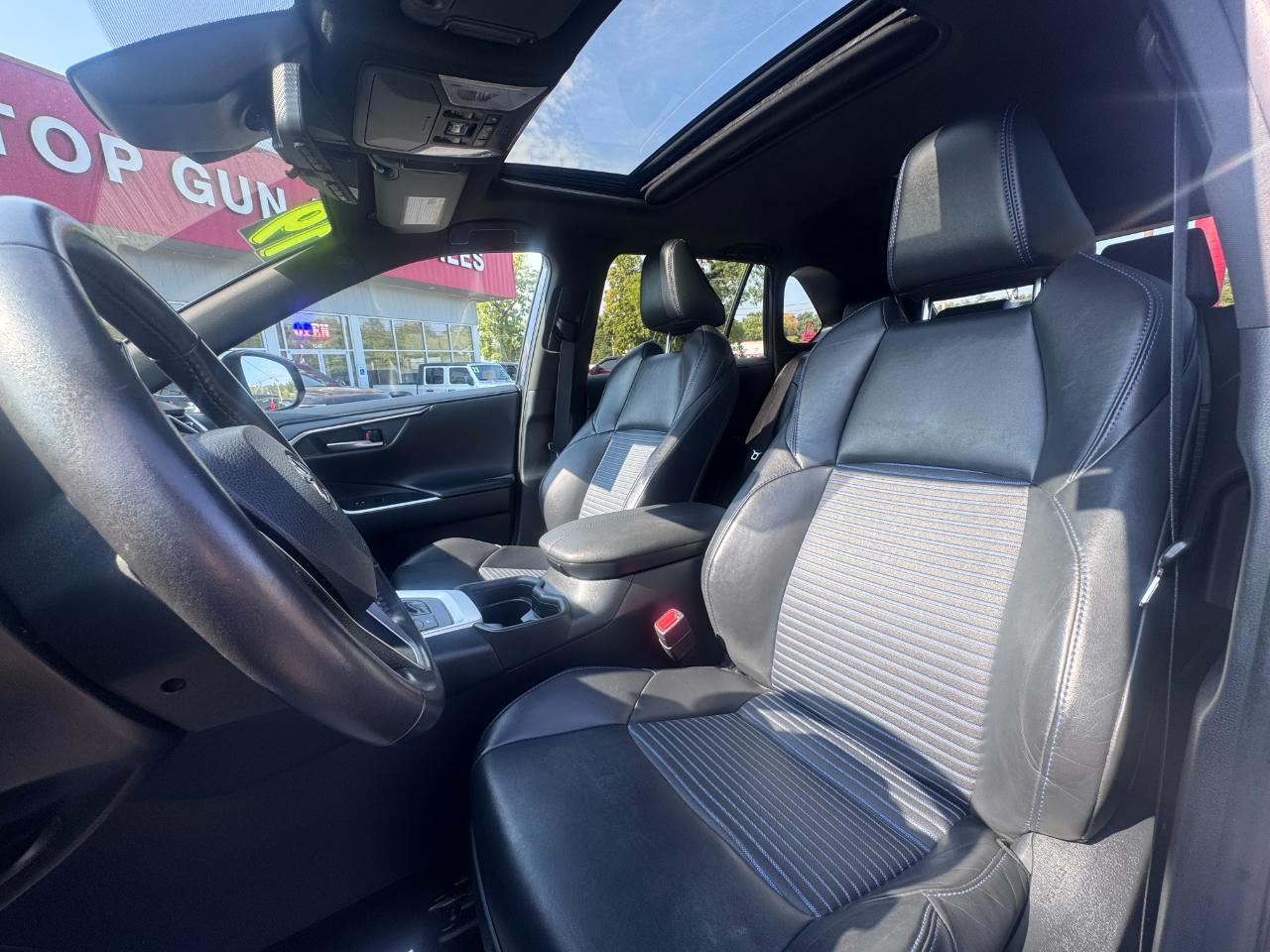 Toyota RAV4 Hybrid XSE AWD (Natl) 2019