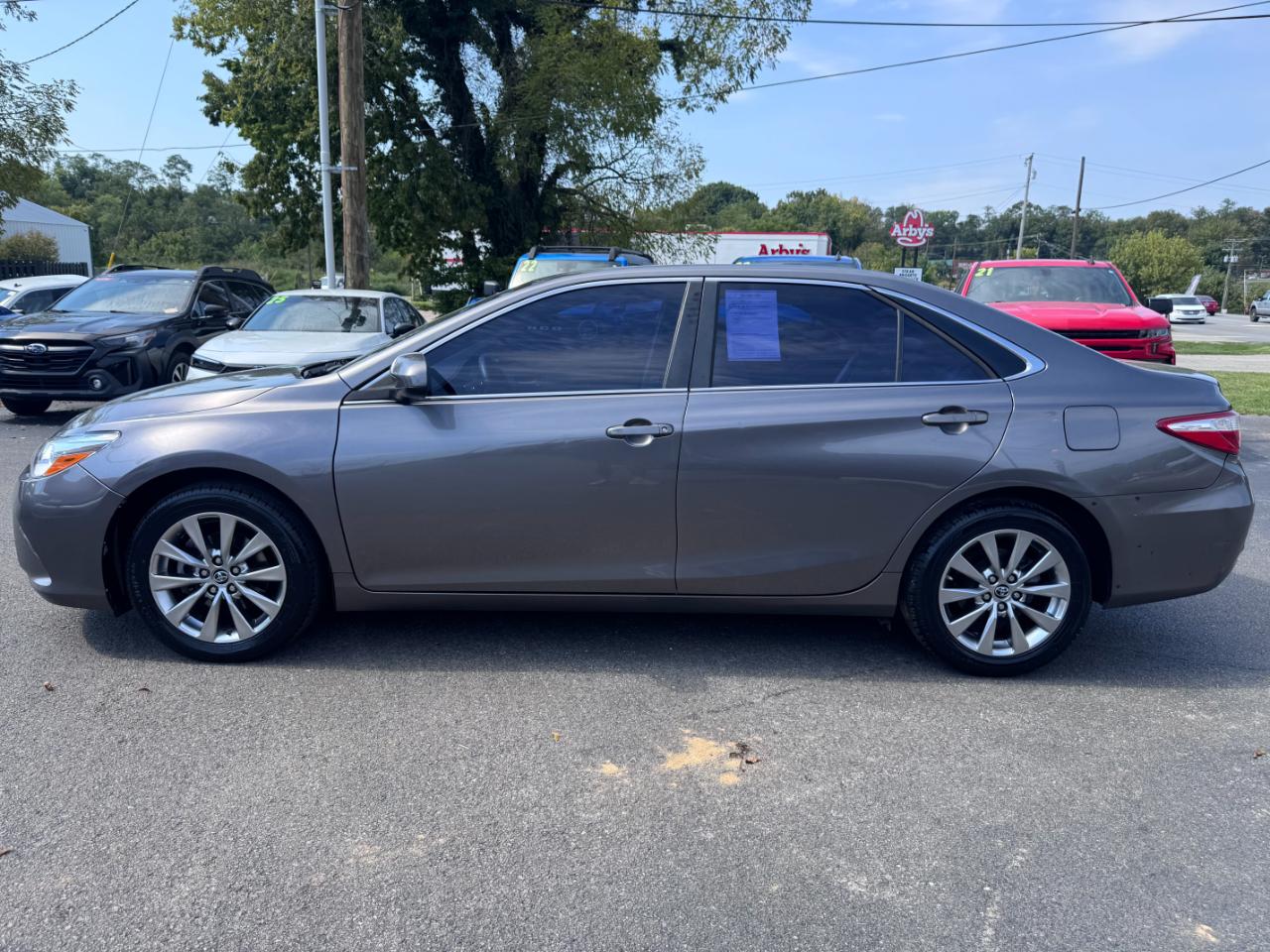 Toyota Camry 4dr Sdn I4 Auto XLE (Natl) 2015