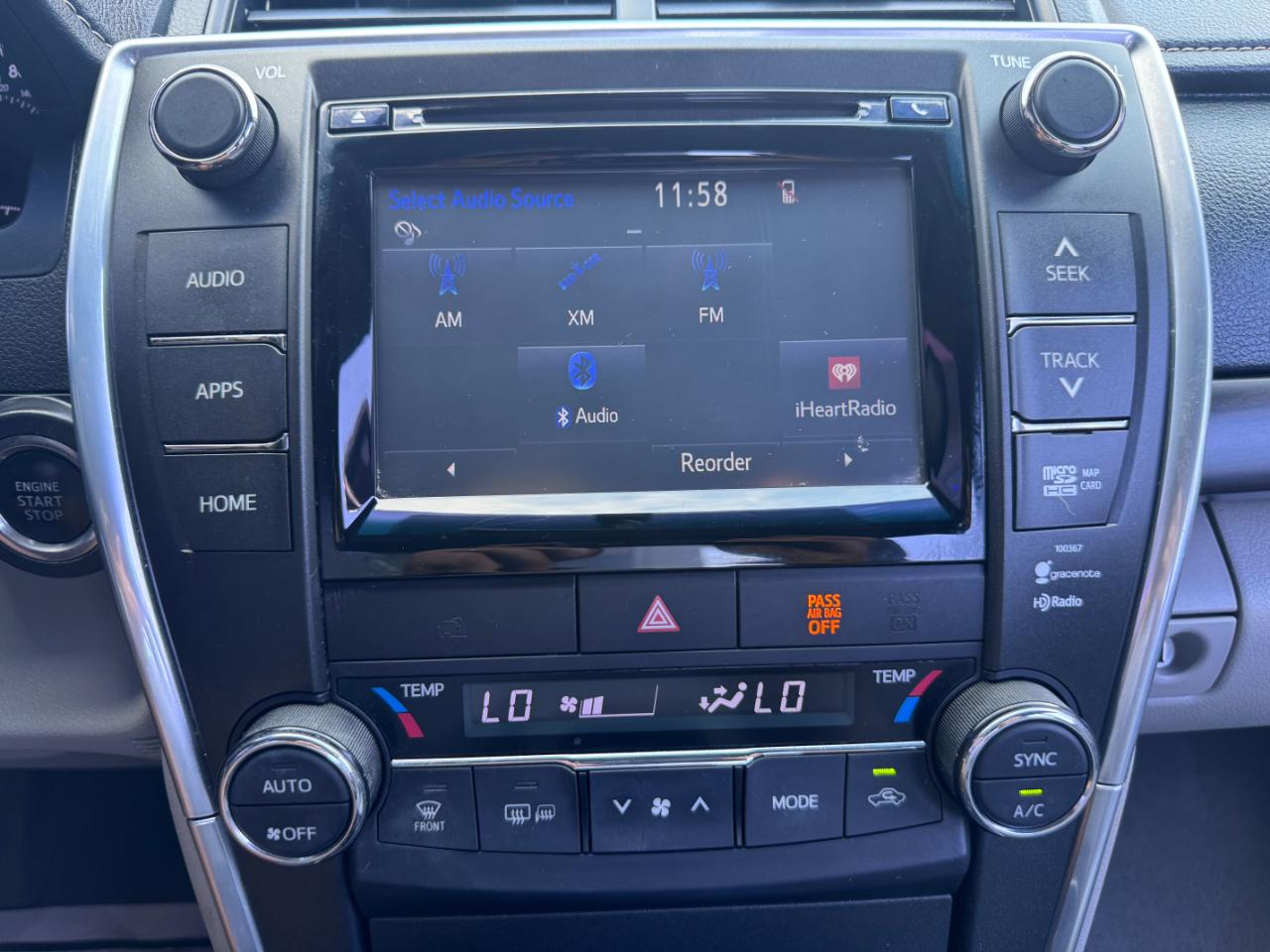 Toyota Camry 4dr Sdn I4 Auto XLE (Natl) 2015