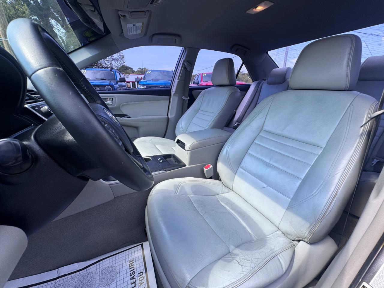 Toyota Camry 4dr Sdn I4 Auto XLE (Natl) 2015