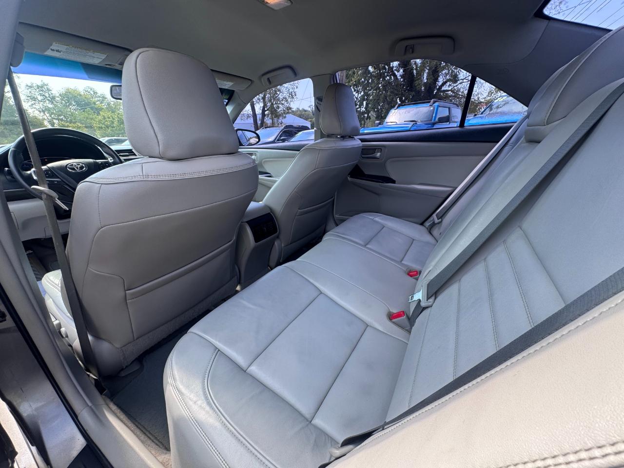 Toyota Camry 4dr Sdn I4 Auto XLE (Natl) 2015