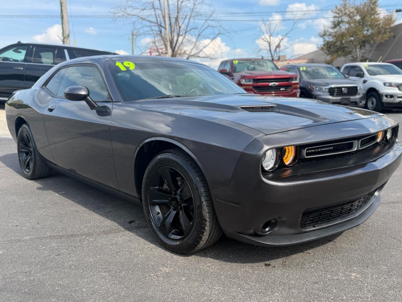Dodge Challenger SXT RWD 2019