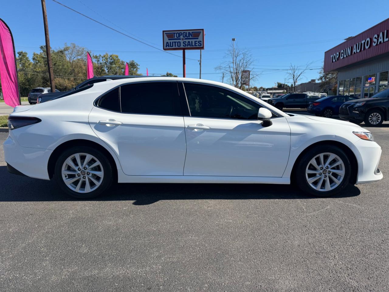 Toyota Camry LE Auto (Natl) 2021