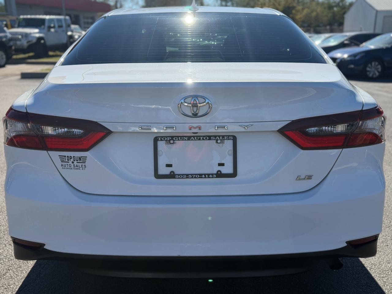 Toyota Camry LE Auto (Natl) 2021