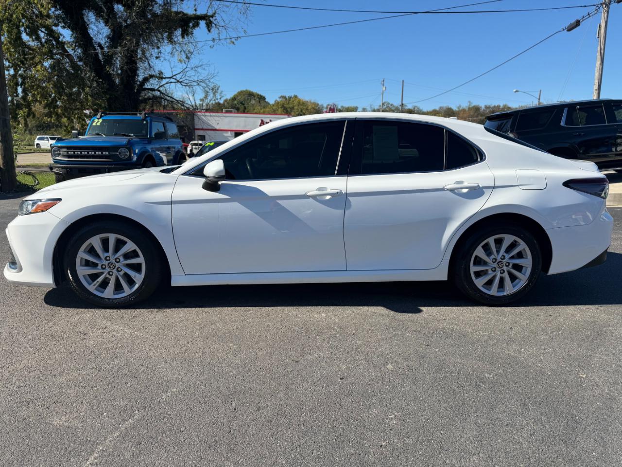 Toyota Camry LE Auto (Natl) 2021