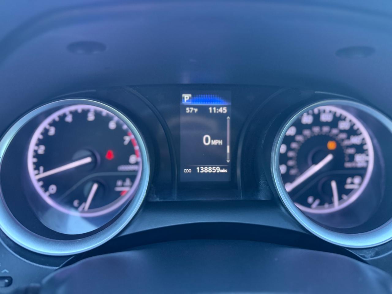 Toyota Camry LE Auto (Natl) 2021