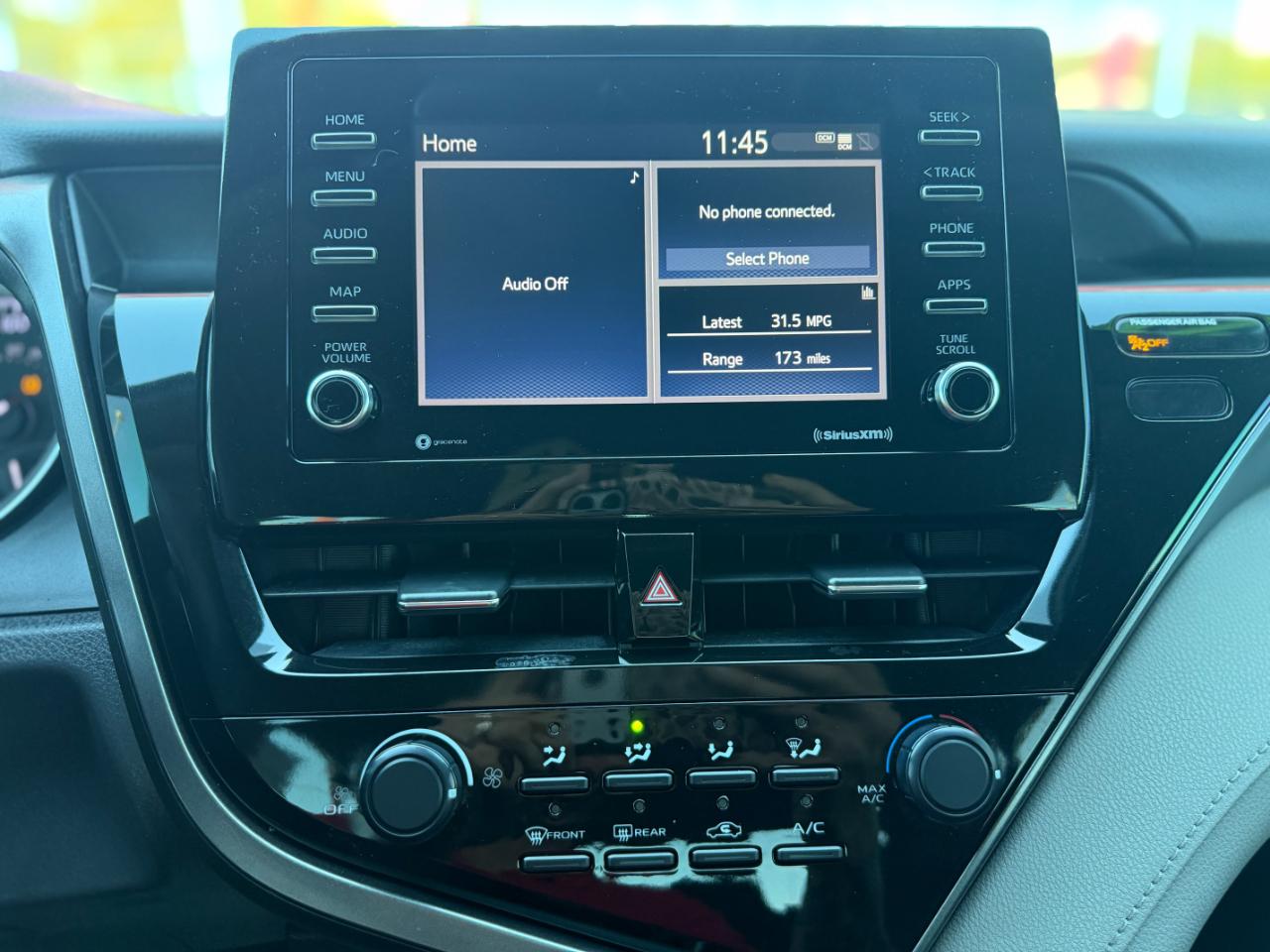 Toyota Camry LE Auto (Natl) 2021