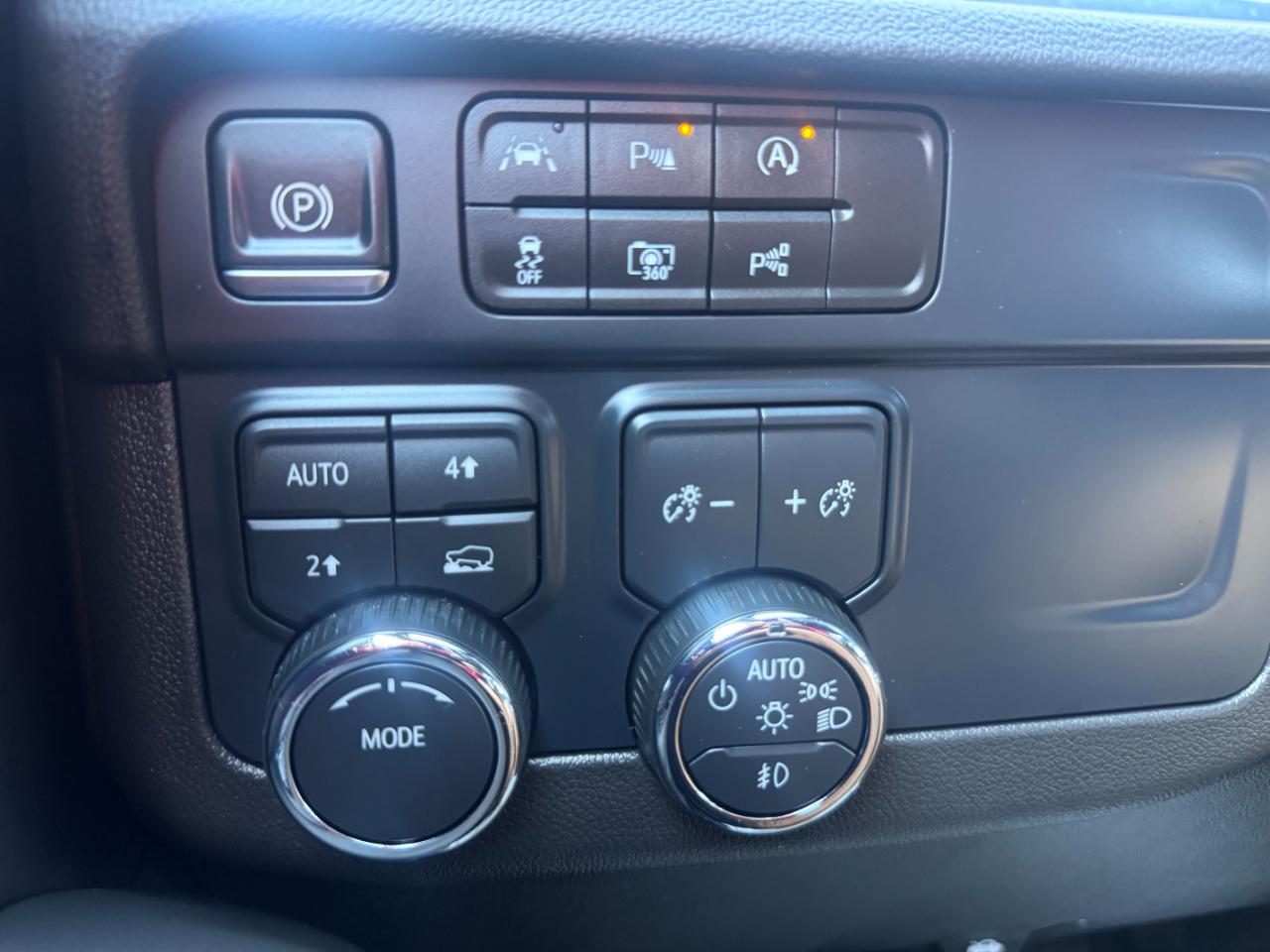 Chevrolet Tahoe 4WD 4dr LT 2025