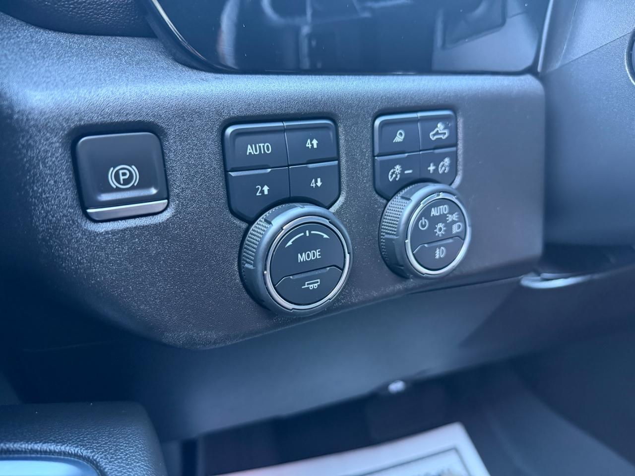 Chevrolet Silverado 1500 4WD Crew Cab 147" High Country 2022