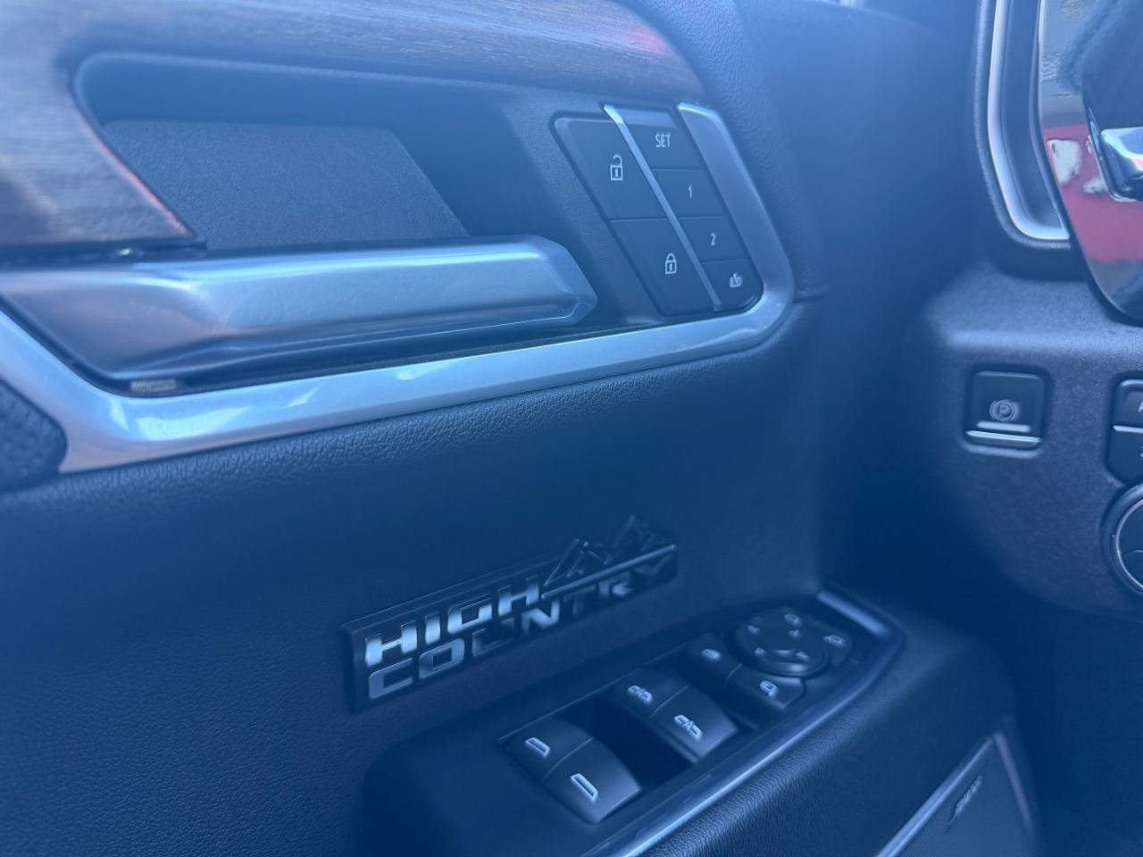 Chevrolet Silverado 1500 4WD Crew Cab 147" High Country 2022