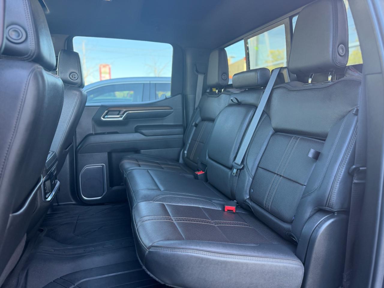 Chevrolet Silverado 1500 4WD Crew Cab 147" High Country 2022