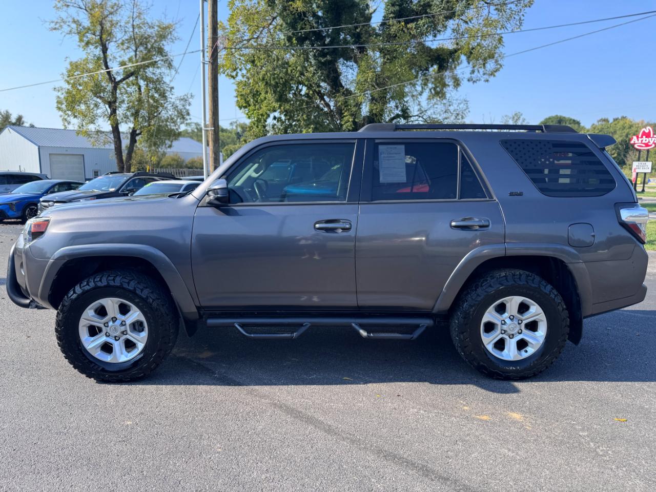 Toyota 4Runner SR5 2WD (Natl) 2019