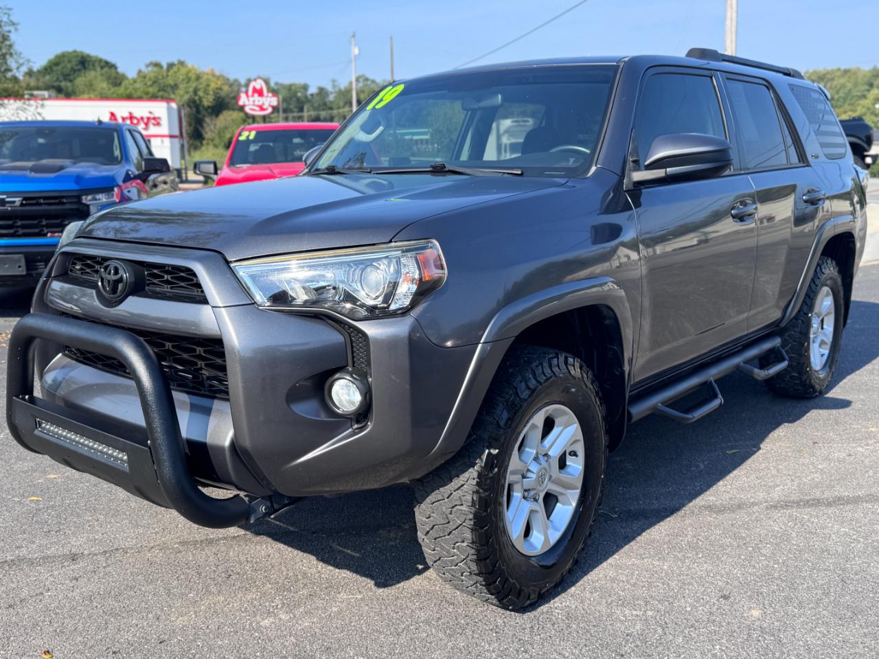 Toyota 4Runner SR5 2WD (Natl) 2019