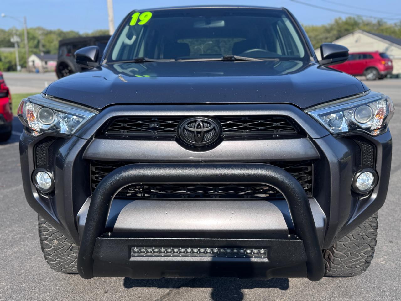 Toyota 4Runner SR5 2WD (Natl) 2019
