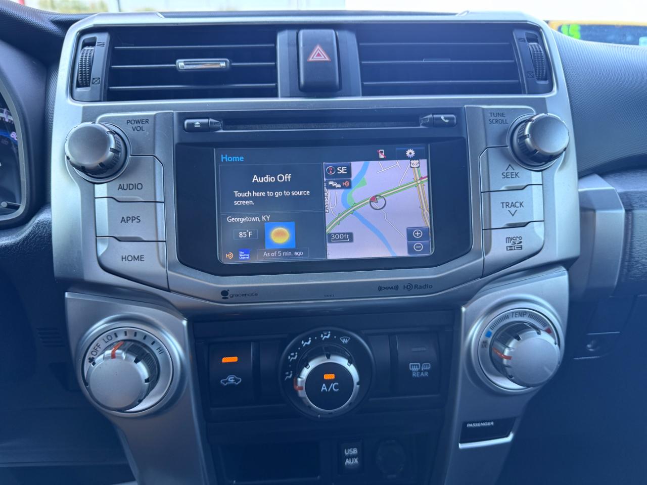 Toyota 4Runner SR5 2WD (Natl) 2019