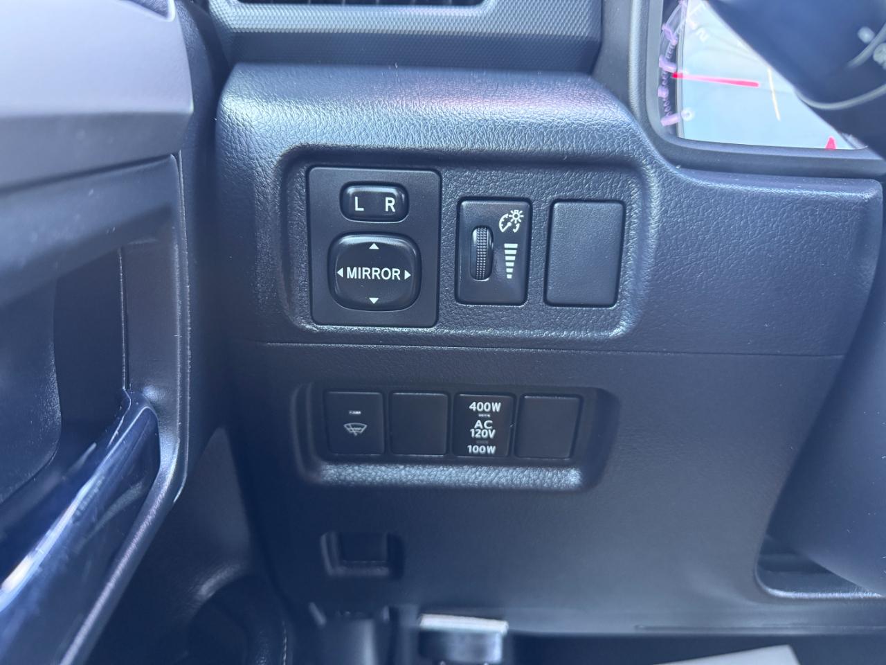 Toyota 4Runner SR5 2WD (Natl) 2019