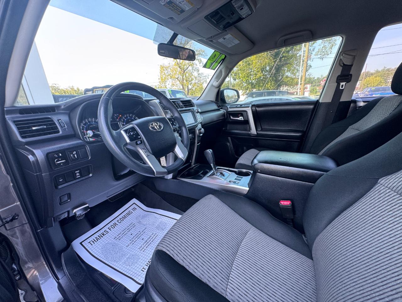 Toyota 4Runner SR5 2WD (Natl) 2019