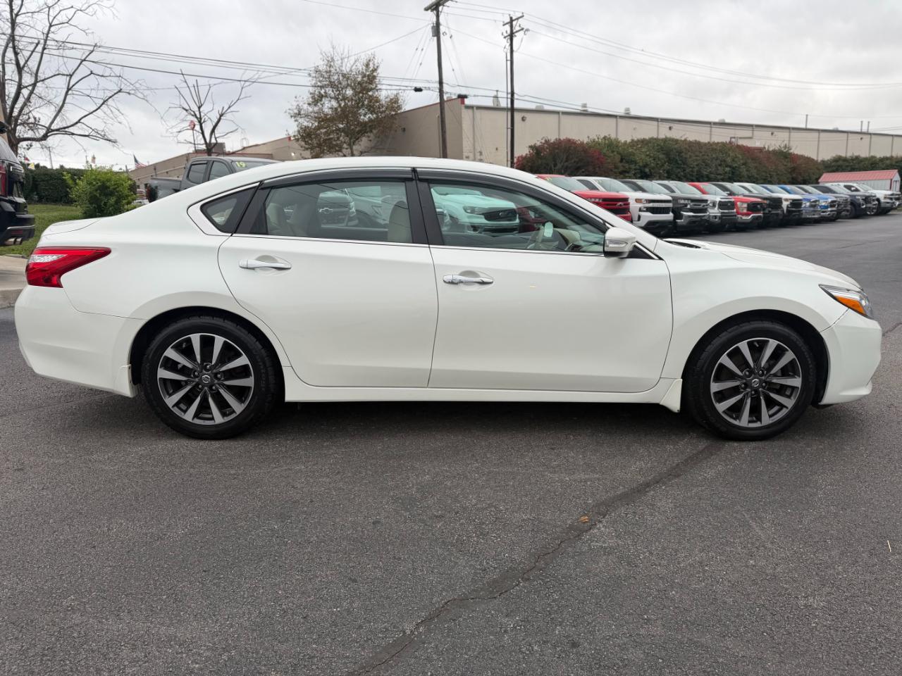 Nissan Altima 2.5 SV Sedan 2017