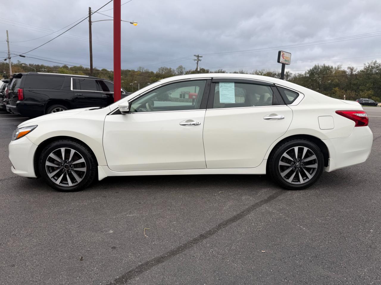 Nissan Altima 2.5 SV Sedan 2017