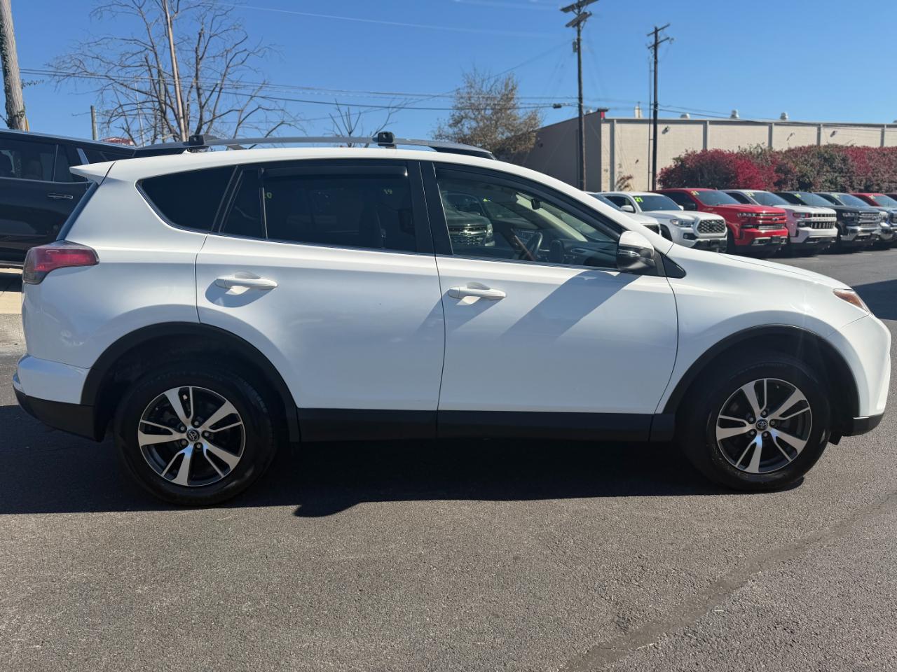 Toyota RAV4 XLE AWD (Natl) 2018