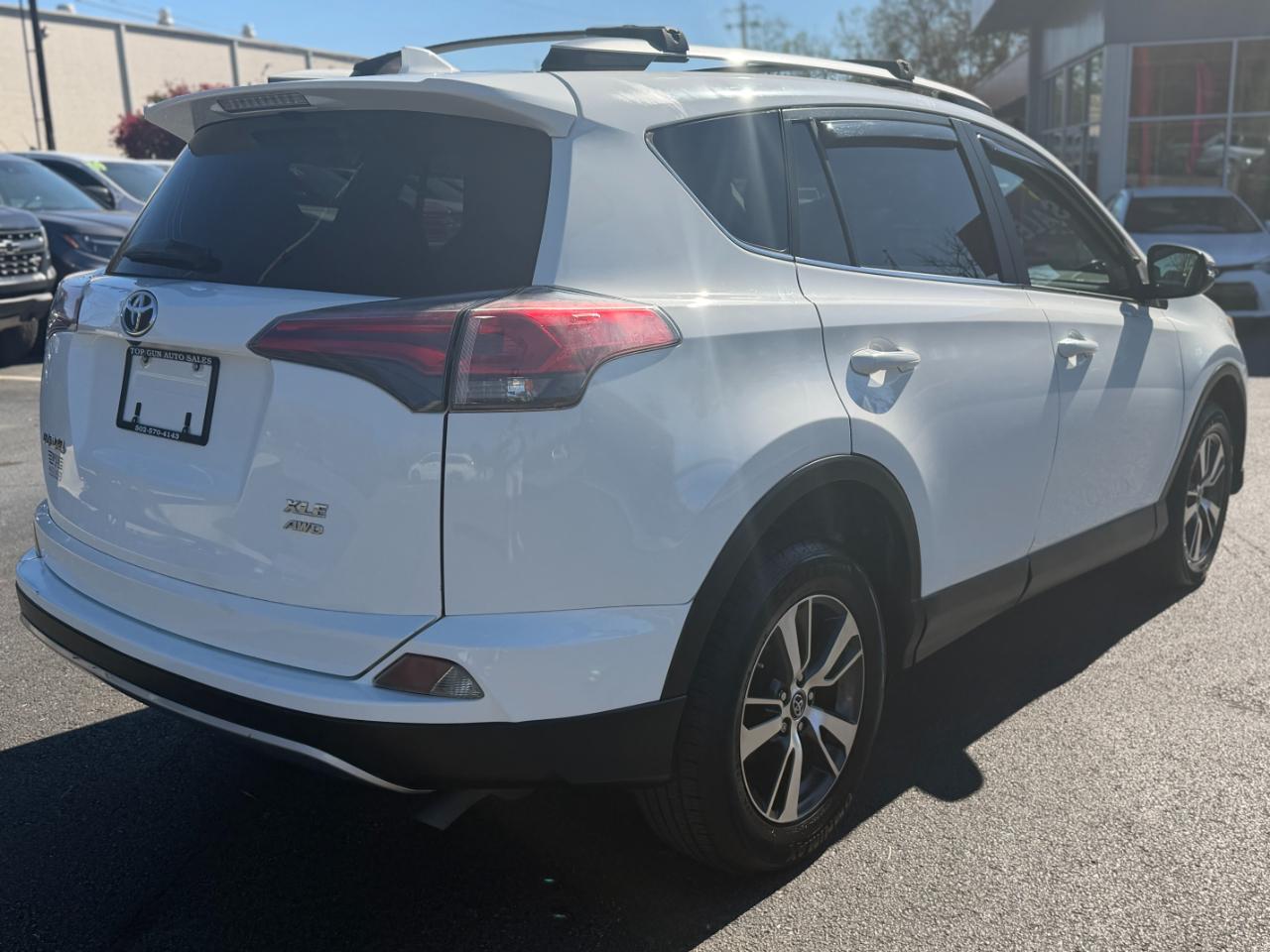 Toyota RAV4 XLE AWD (Natl) 2018