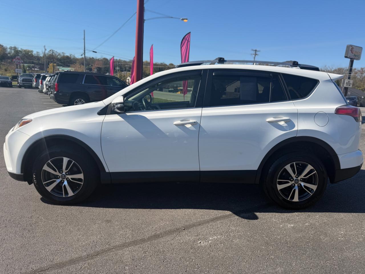 Toyota RAV4 XLE AWD (Natl) 2018