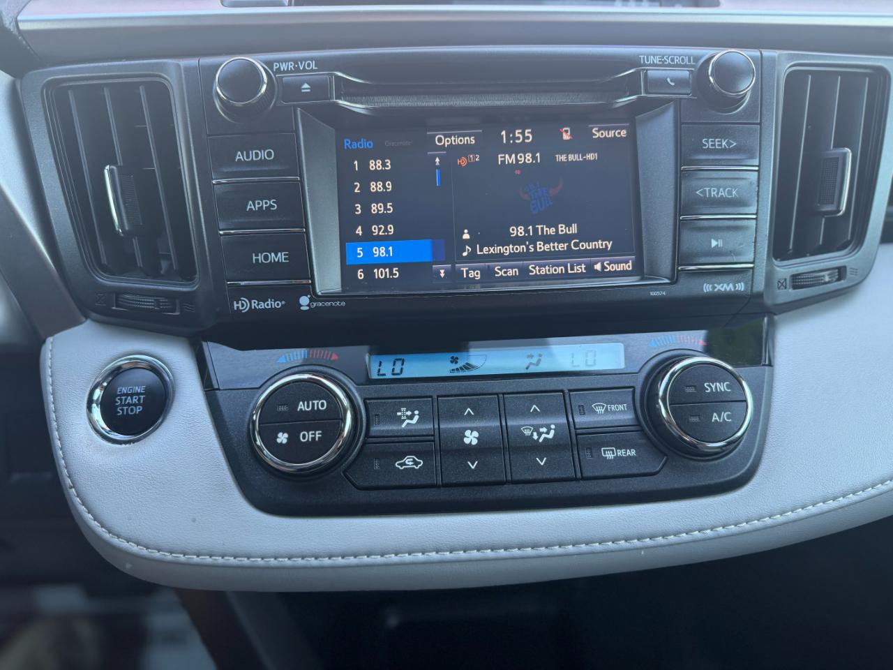 Toyota RAV4 XLE AWD (Natl) 2018