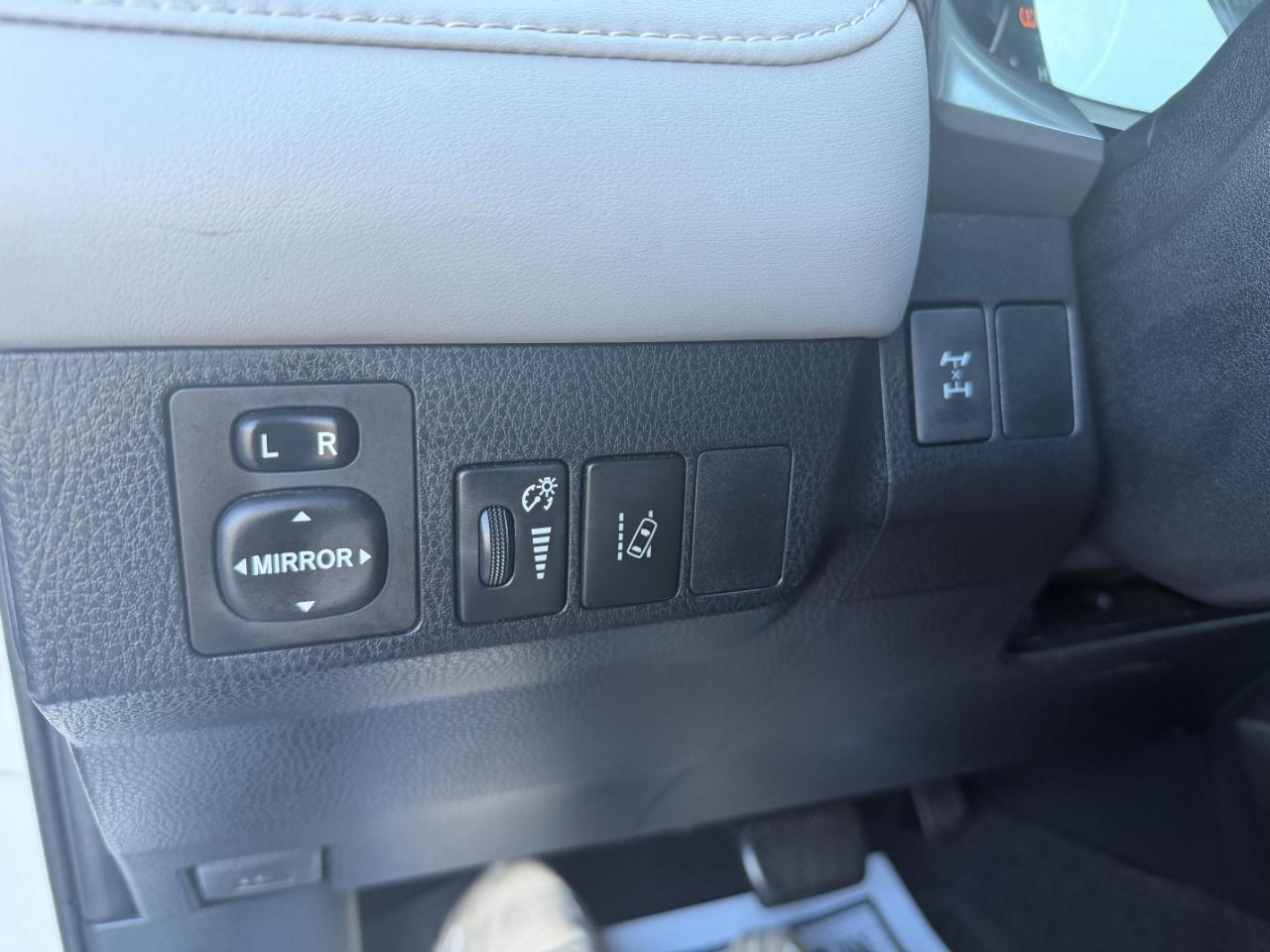 Toyota RAV4 XLE AWD (Natl) 2018