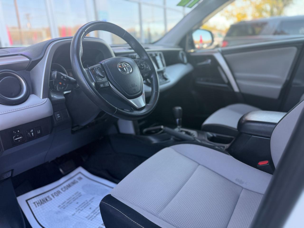 Toyota RAV4 XLE AWD (Natl) 2018