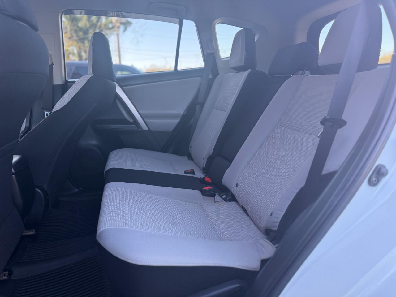 Toyota RAV4 XLE AWD (Natl) 2018