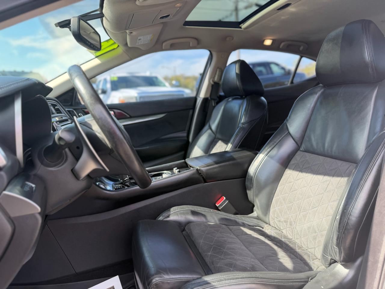Nissan Maxima 4dr Sdn 3.5 SR 2016