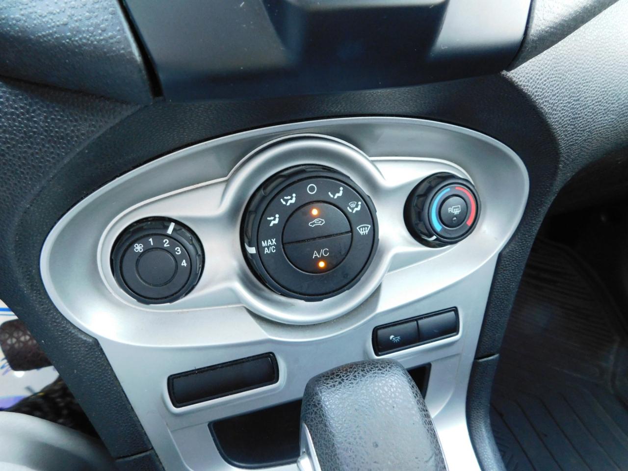Ford Fiesta SE Sedan 2018