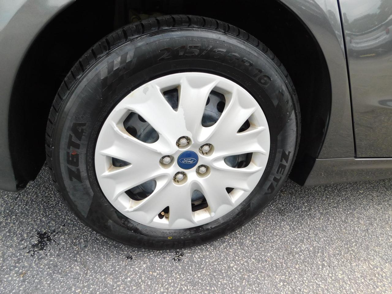 Ford Fusion S FWD 2019