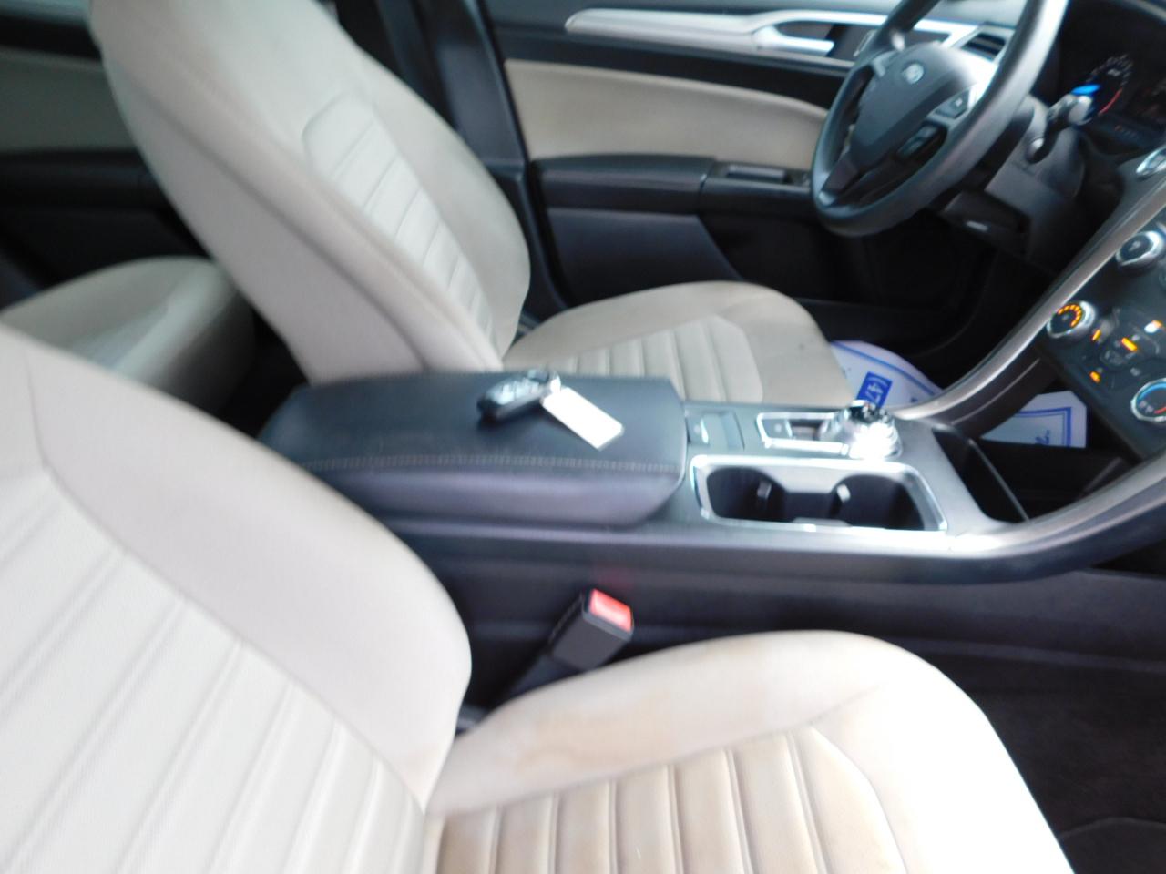 Ford Fusion S FWD 2019