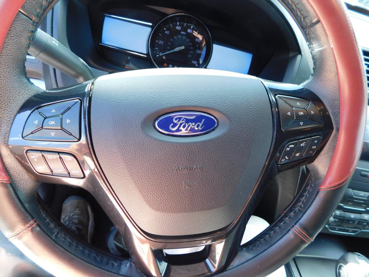 Ford Explorer XLT FWD 2019