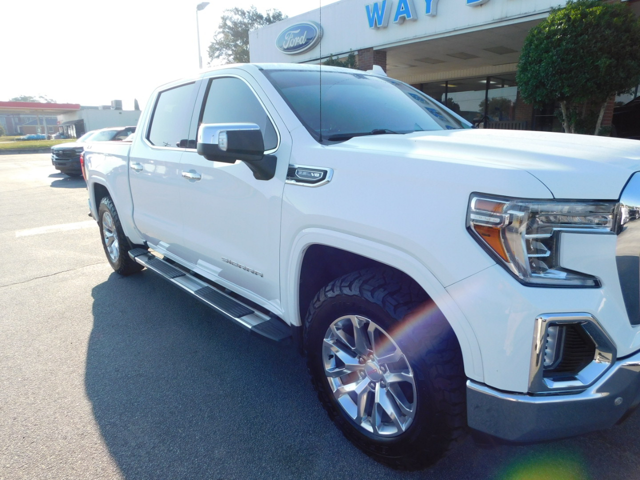 GMC Sierra 1500 4WD Crew Cab 147" SLT 2020 GMC Sierra 1500 4WD Crew Cab 147" SLT 2020