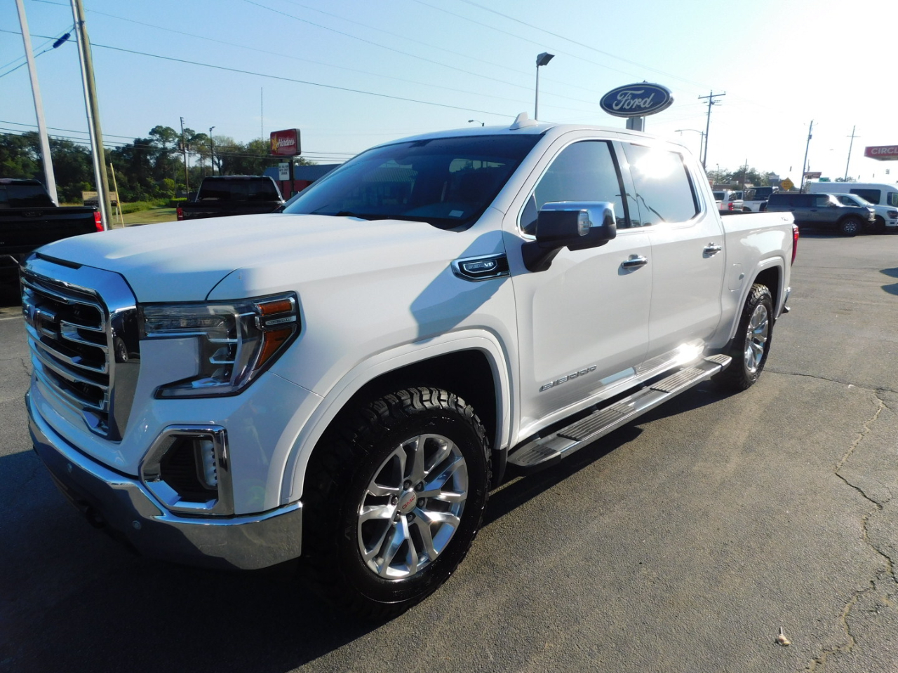 GMC Sierra 1500 4WD Crew Cab 147" SLT 2020 GMC Sierra 1500 4WD Crew Cab 147" SLT 2020