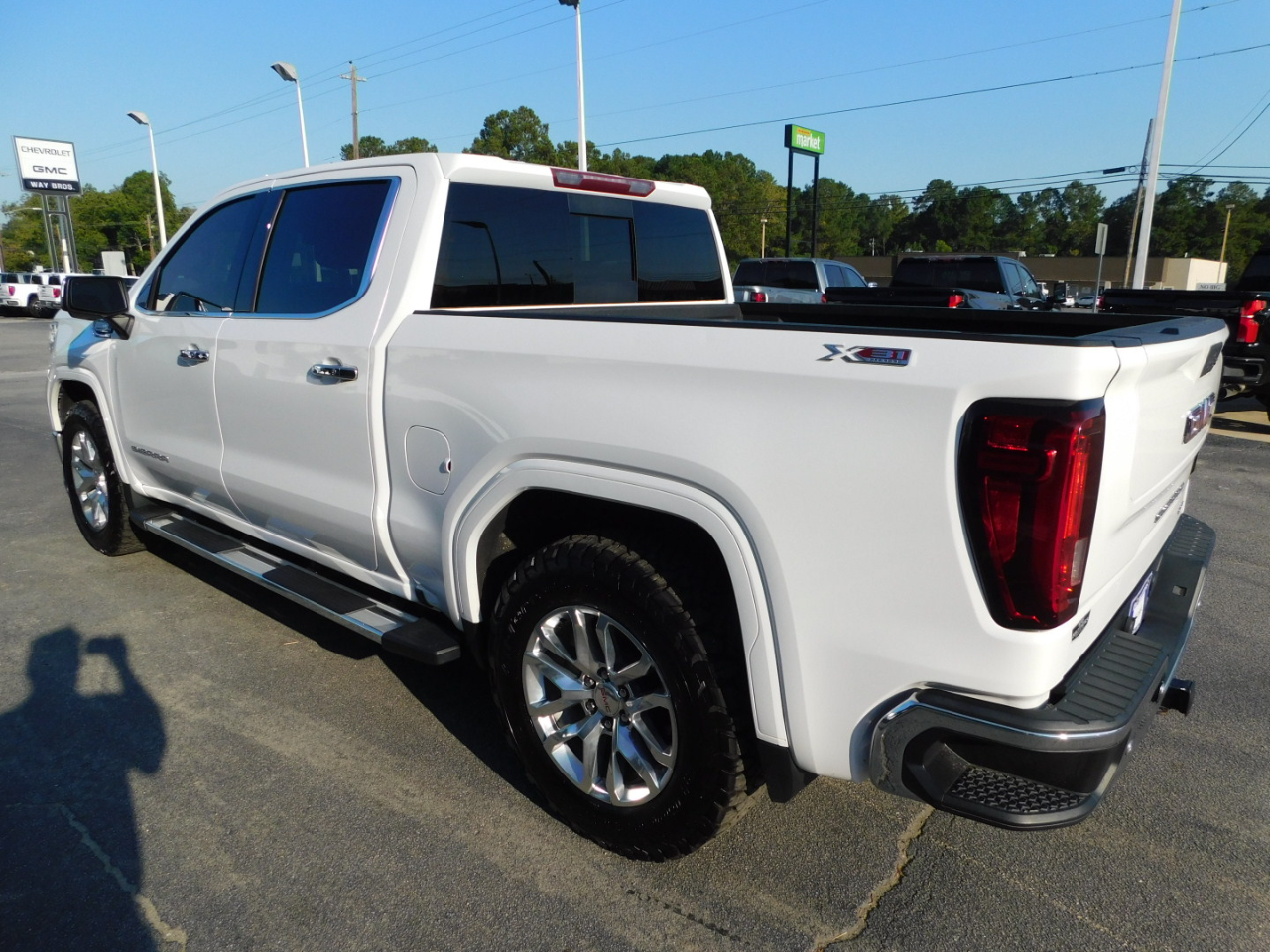 GMC Sierra 1500 4WD Crew Cab 147" SLT 2020 GMC Sierra 1500 4WD Crew Cab 147" SLT 2020