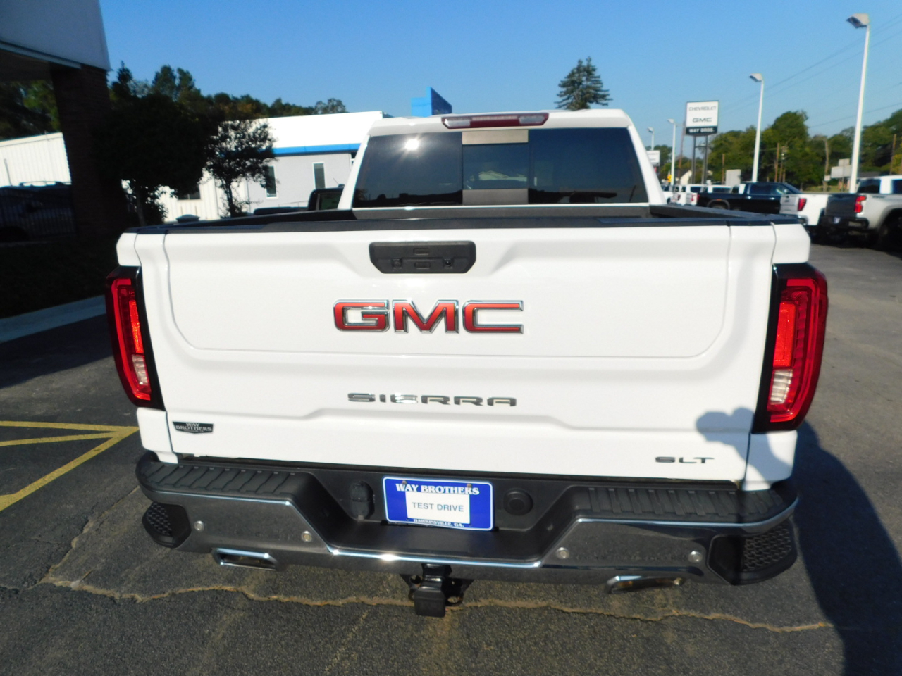 GMC Sierra 1500 4WD Crew Cab 147" SLT 2020 GMC Sierra 1500 4WD Crew Cab 147" SLT 2020