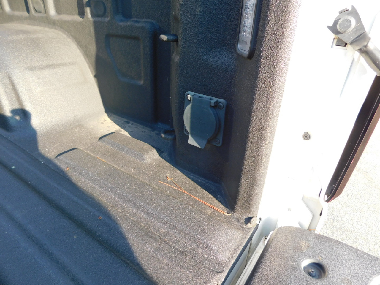 GMC Sierra 1500 4WD Crew Cab 147" SLT 2020 GMC Sierra 1500 4WD Crew Cab 147" SLT 2020