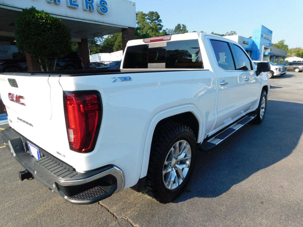 GMC Sierra 1500 4WD Crew Cab 147" SLT 2020 GMC Sierra 1500 4WD Crew Cab 147" SLT 2020