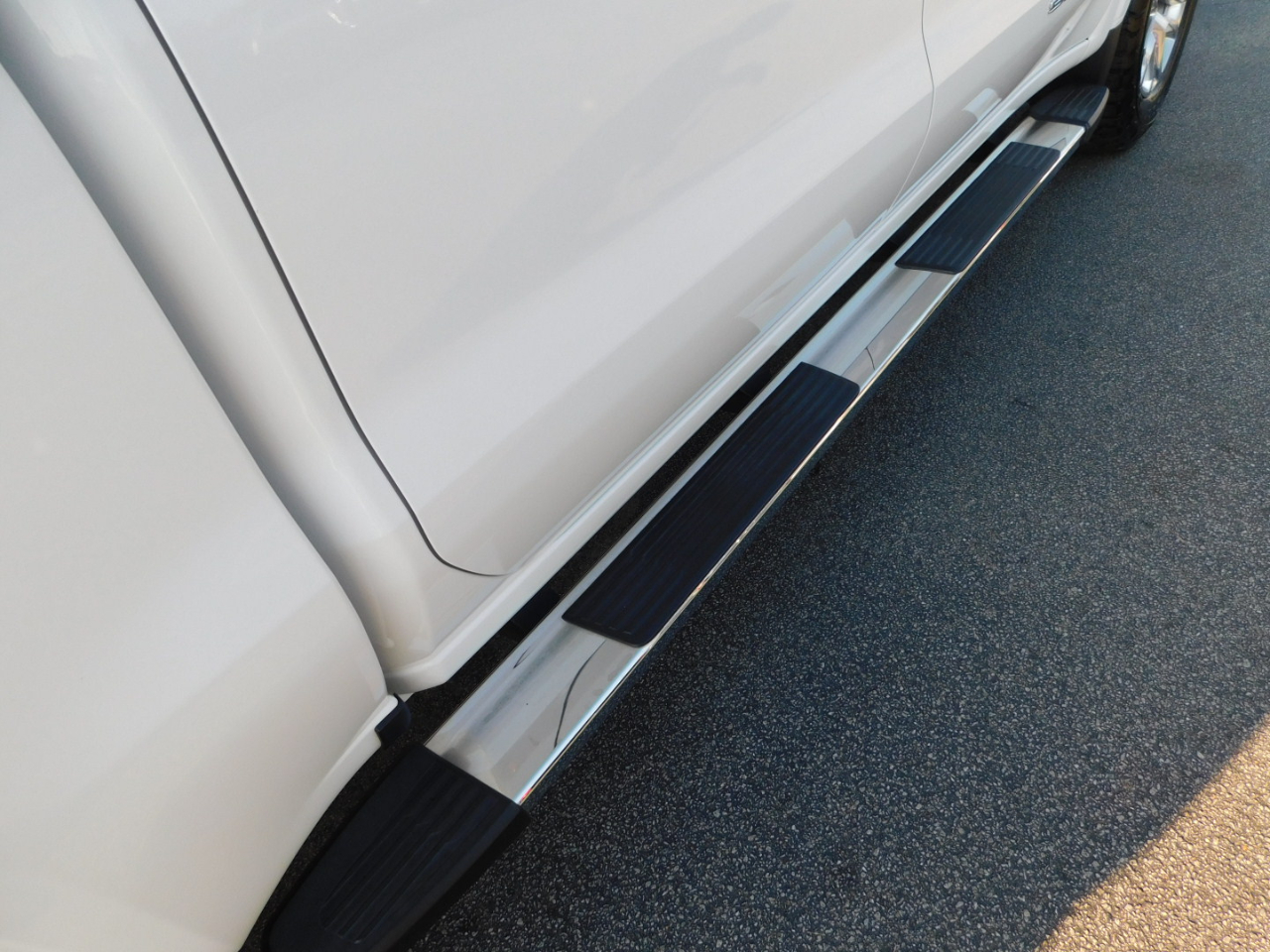 GMC Sierra 1500 4WD Crew Cab 147" SLT 2020 GMC Sierra 1500 4WD Crew Cab 147" SLT 2020