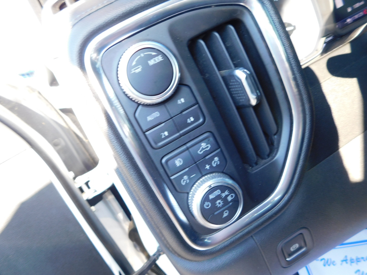 GMC Sierra 1500 4WD Crew Cab 147" SLT 2020 GMC Sierra 1500 4WD Crew Cab 147" SLT 2020