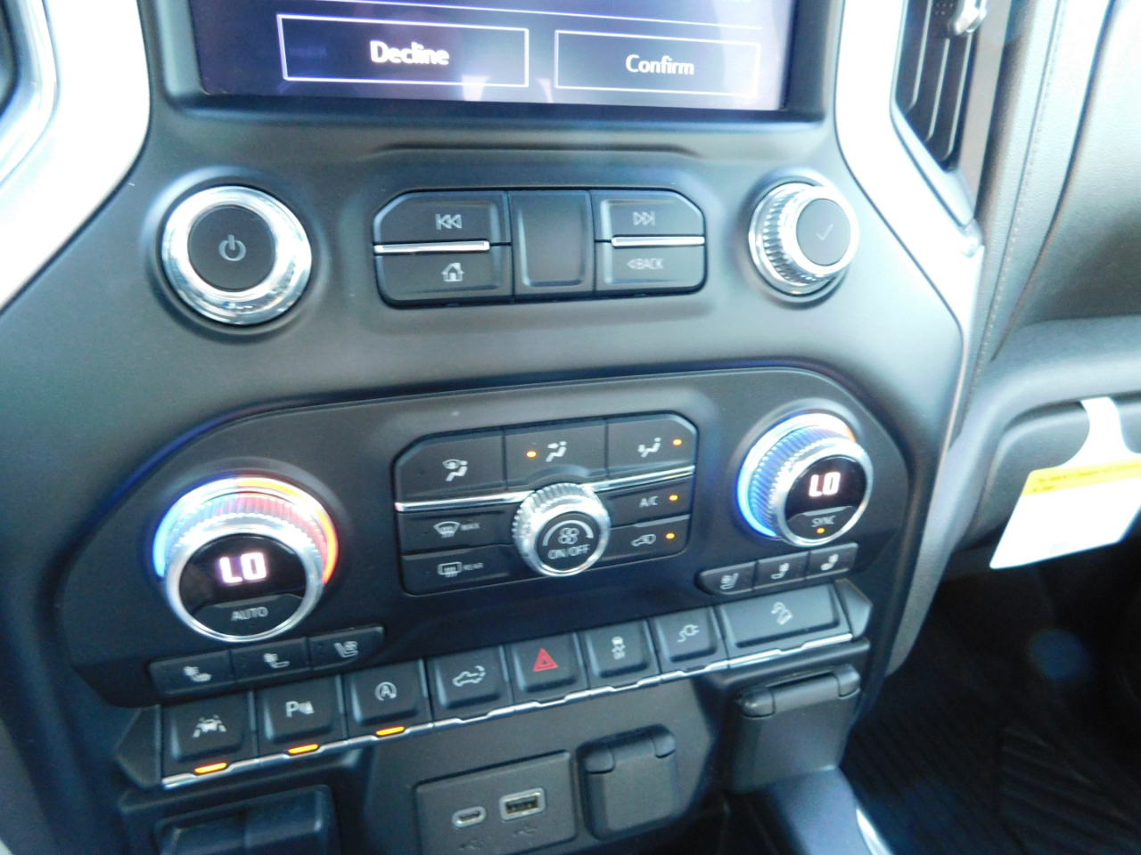 GMC Sierra 1500 4WD Crew Cab 147" SLT 2020 GMC Sierra 1500 4WD Crew Cab 147" SLT 2020