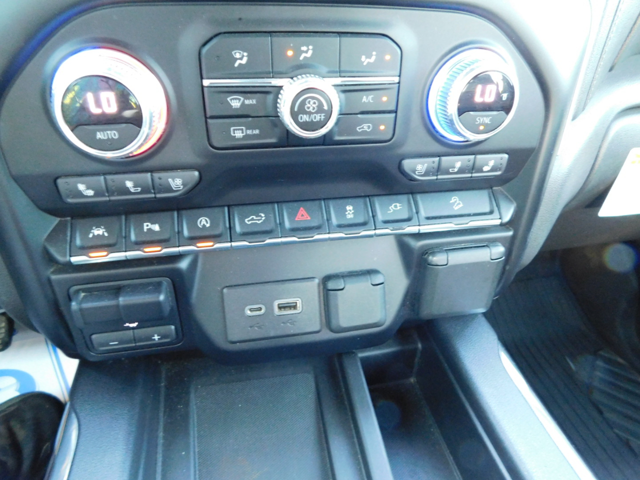 GMC Sierra 1500 4WD Crew Cab 147" SLT 2020 GMC Sierra 1500 4WD Crew Cab 147" SLT 2020