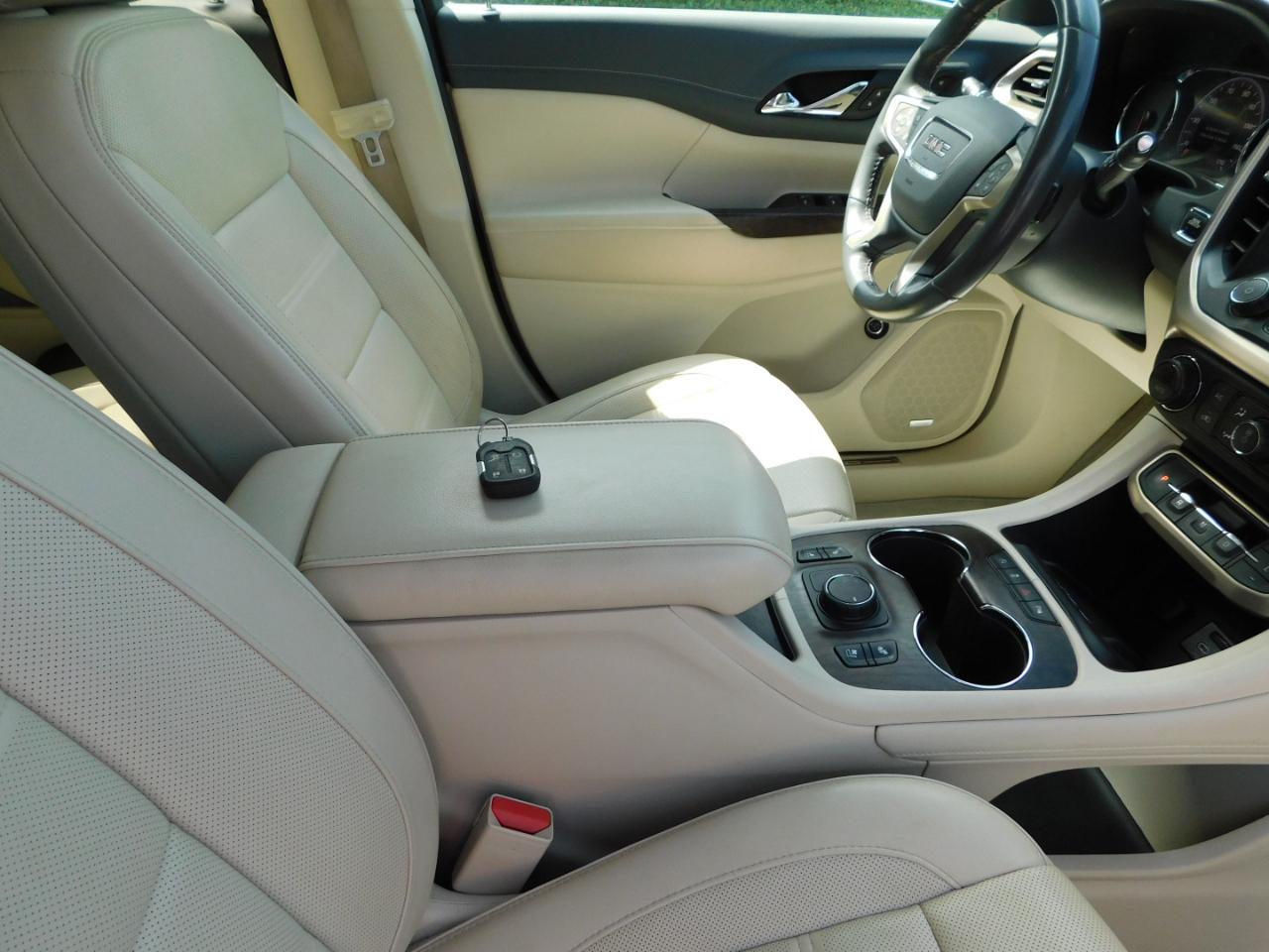 GMC Acadia FWD 4dr Denali 2020