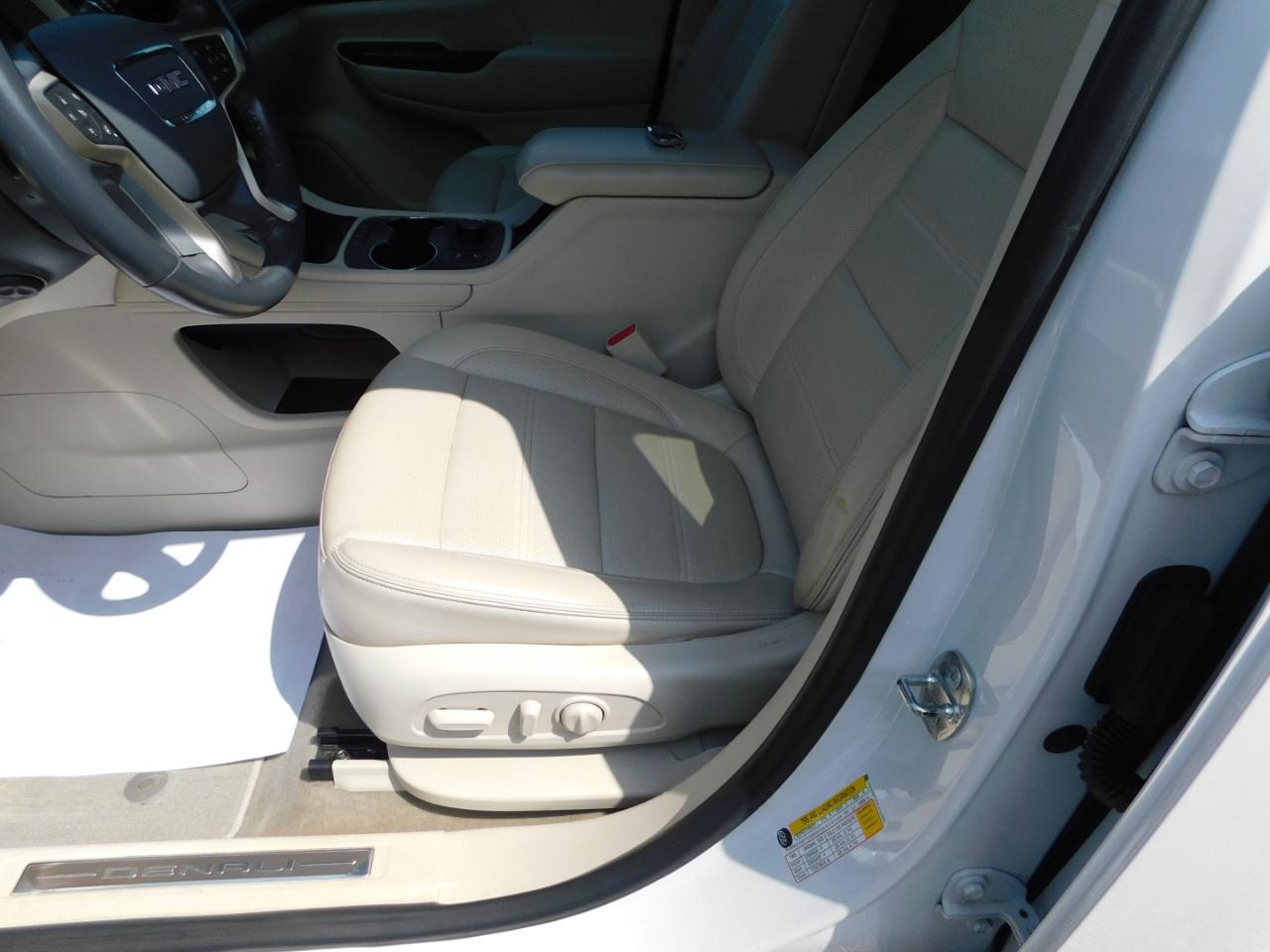 GMC Acadia FWD 4dr Denali 2020