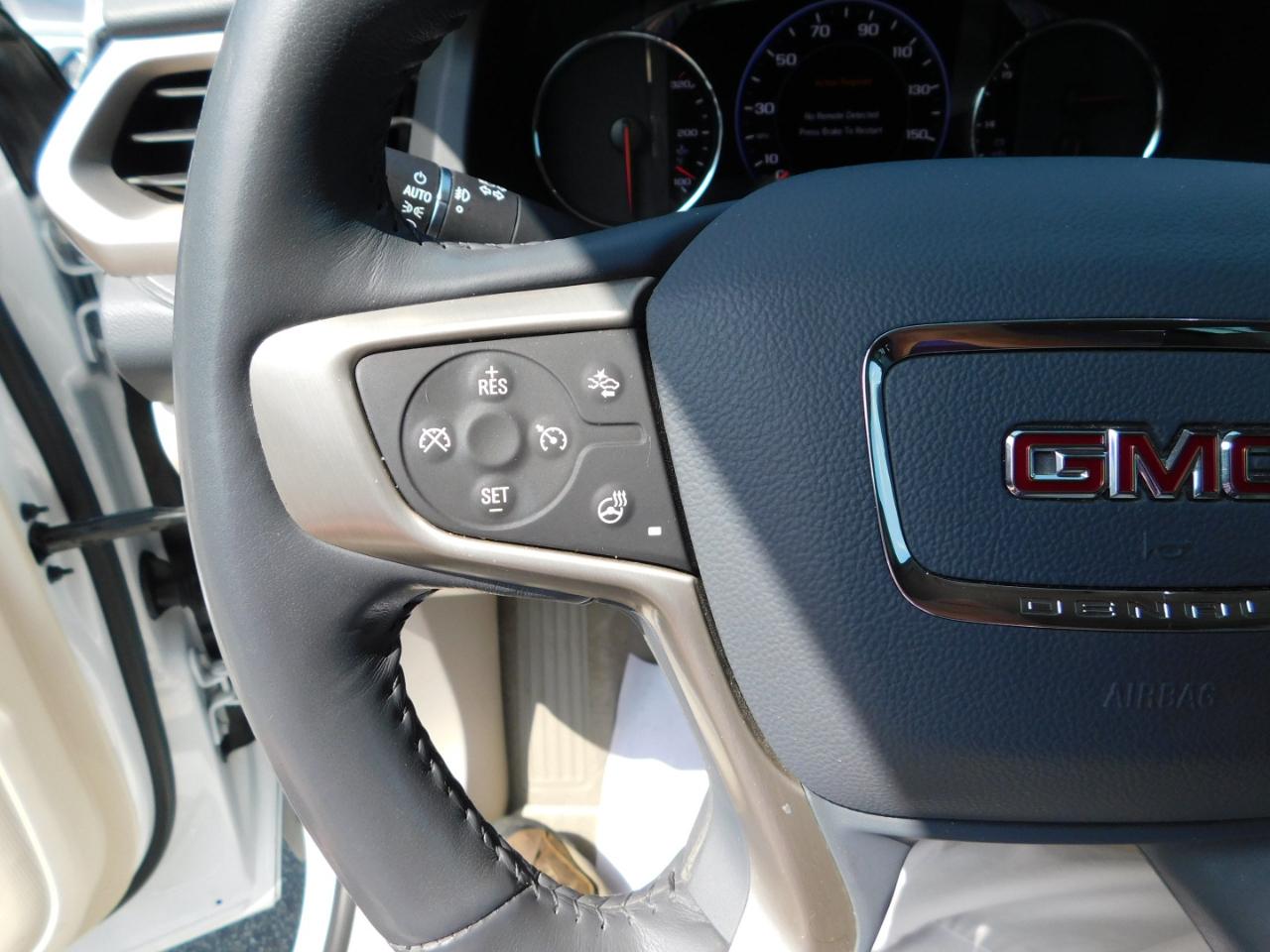 GMC Acadia FWD 4dr Denali 2020