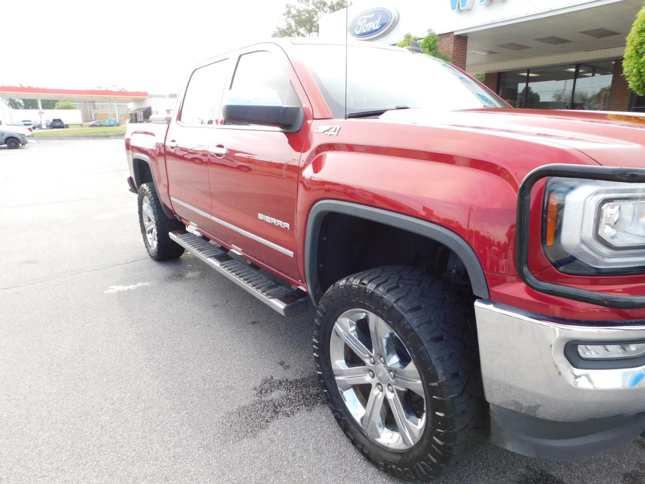 GMC Sierra 1500 4WD Crew Cab 143.5" SLT 2018