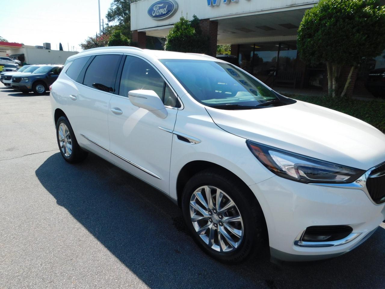 Buick Enclave FWD 4dr Essence 2020